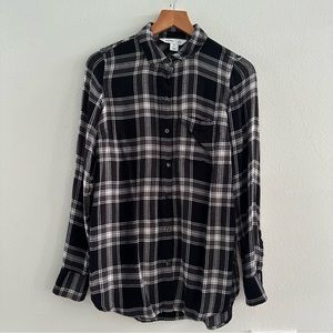 Old Navy XS Black & White Plaid Long Sleeve Collared Button-Up